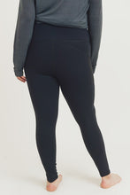 Load image into Gallery viewer, CURVY Essential Leggings w/ mesh pockets - Black